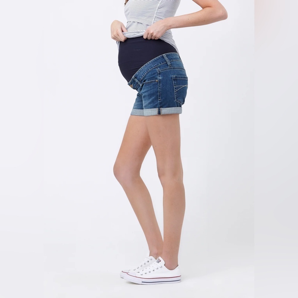 Thyme size XS Maternity Denim Short shorts. High stretchy support tummy support